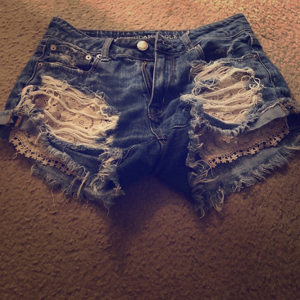 American Eagle Hi-Rise shorts.💕